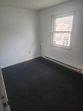 3 Chatham St, Unit 2 in Nassau, NY - Foto de edificio - Building Photo