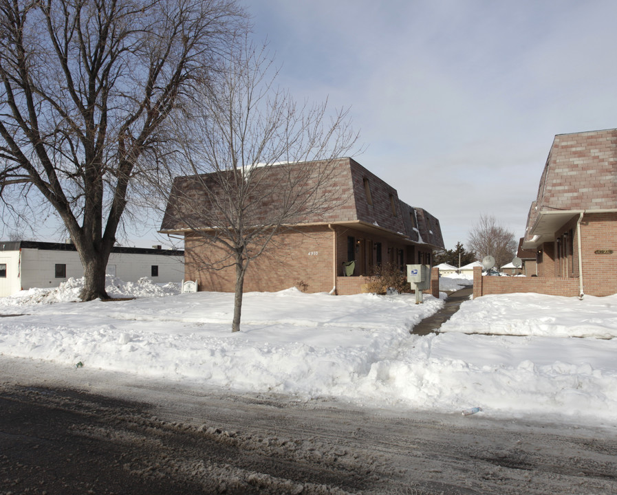 4910 Dudley St in Lincoln, NE - Building Photo