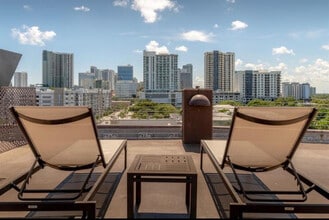 533 NE 3rd Ave in Fort Lauderdale, FL - Building Photo - Building Photo