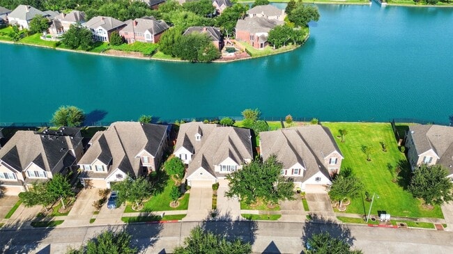 property at 2138 Waterford Park St