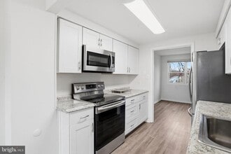 1623 New Windsor Ct in Crofton, MD - Building Photo - Building Photo