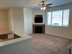 2107 Grays Peak Dr in Loveland, CO - Foto de edificio - Building Photo