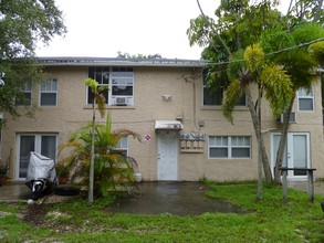 924 W Las Olas Blvd in Fort Lauderdale, FL - Building Photo - Building Photo