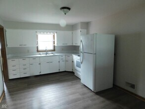 6985 E County Rd 100 S, Unit Apartment 2 in Avon, IN - Building Photo - Building Photo