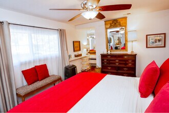 250 Vista Montana Way in Oceanside, CA - Foto de edificio - Building Photo