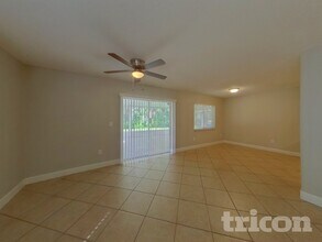 27209 La Jolla Way in Wesley Chapel, FL - Foto de edificio - Building Photo