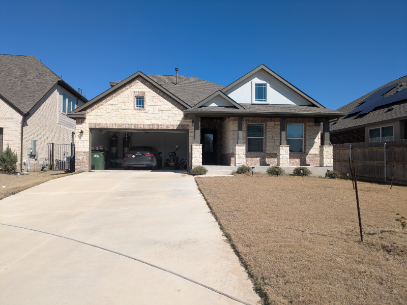 212 Crimson Rose Ct in Liberty Hill, TX - Building Photo