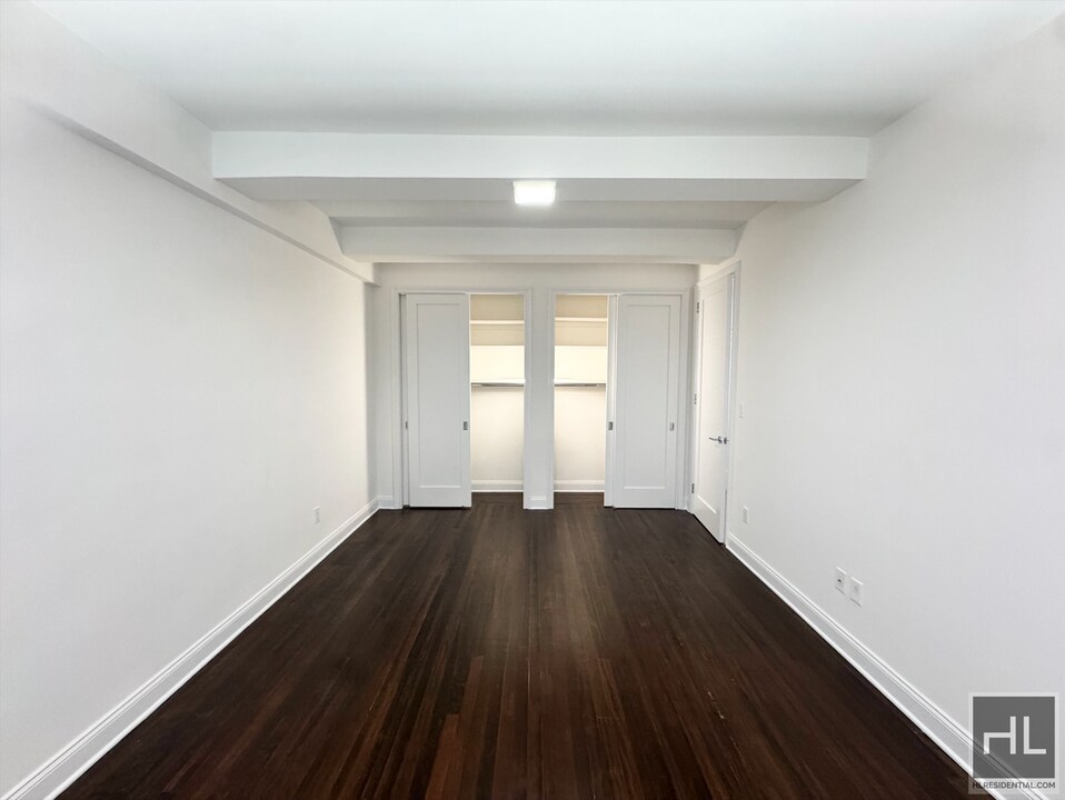 WEST 55 STREET in New York, NY - Building Photo