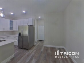 1439 N Salford Blvd in North Port, FL - Building Photo - Building Photo