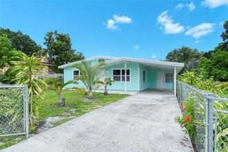 1428 16th St W in Bradenton, FL - Foto de edificio - Building Photo