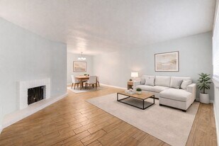 6200 W Tidwell Rd, Unit 2608 in Houston, TX - Building Photo