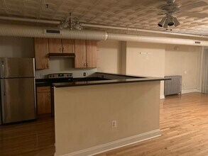 2105 N Charles St, Unit Unit 1 in Baltimore, MD - Building Photo - Building Photo