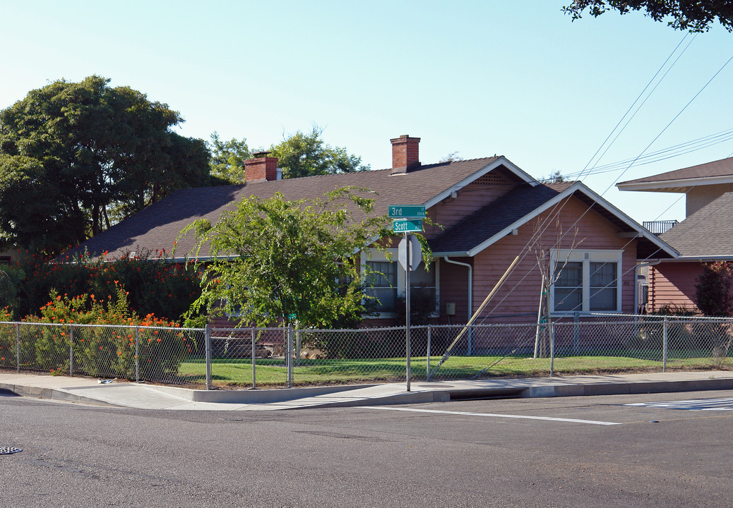 257 E Scott St in Port Hueneme, CA - Building Photo