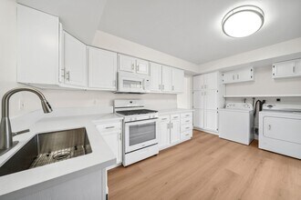 188 Monte Vista Ave in Costa Mesa, CA - Building Photo - Building Photo