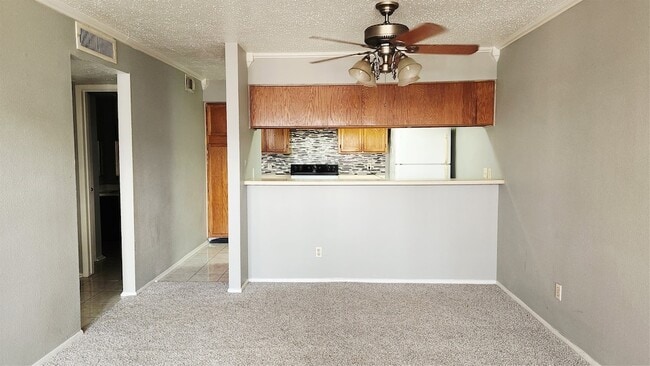 7313 Gulf Fwy, Unit 407 in Houston, TX - Foto de edificio - Building Photo