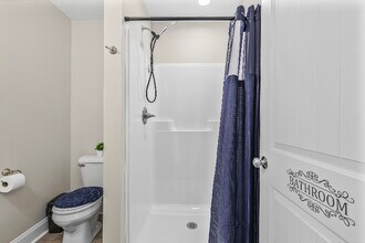 1000 Henry Pl Blvd in Clarksville, TN - Foto de edificio - Building Photo