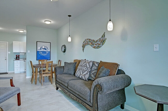 602 Sea Breeze Ln, Unit SI FL1-ID1023162P in Port Aransas, TX - Building Photo - Building Photo