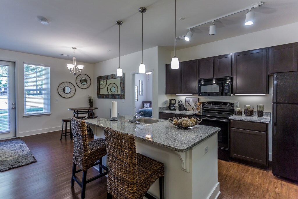 Jackson Walk & High Point Apartments in Jackson, TN