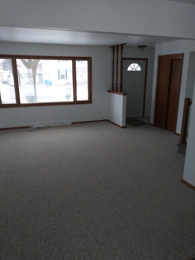 764 Nelson Ln Rentals in Watertown, WI