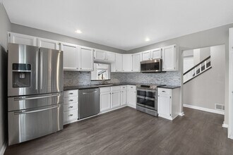 5559 Wickerdale Ln in Littleton, CO - Building Photo - Building Photo