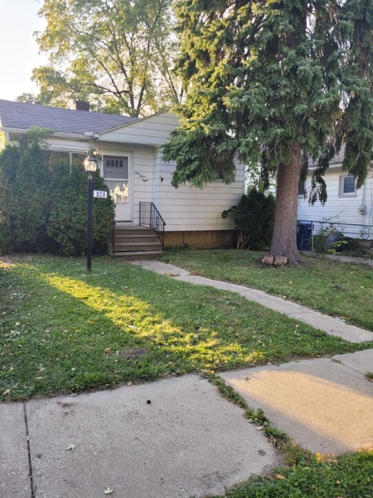 938 Stocker Ave in Flint, MI - Building Photo