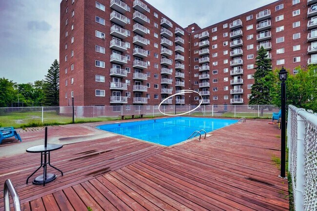 23 De La Soeur-Jeanne-Marie-Chavoin Rue in Gatineau, QC - Building Photo - Building Photo