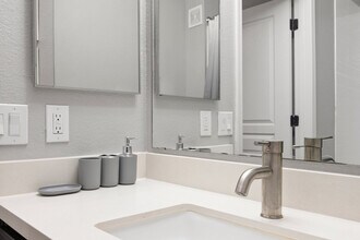 14 W Villa Rita Dr, Unit SI ID1244300P in Phoenix, AZ - Building Photo - Building Photo