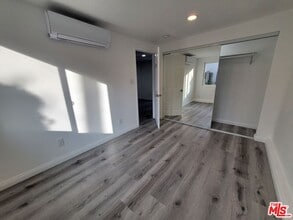 20003 Arminta St in Los Angeles, CA - Building Photo - Building Photo