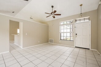 1214 Lacey Oak Dr in Apopka, FL - Building Photo - Building Photo