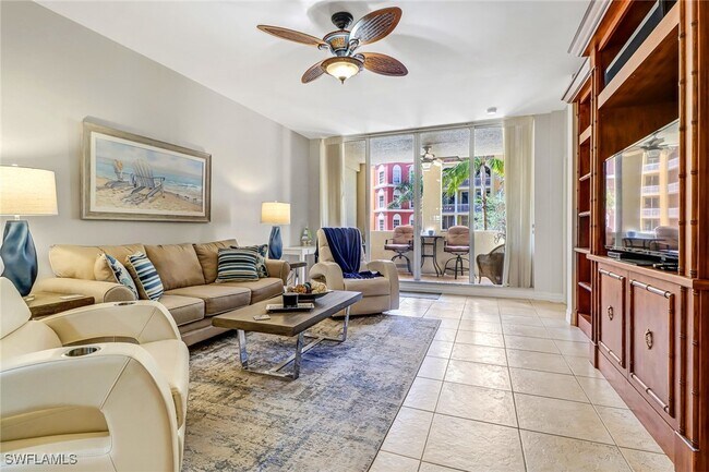 401 Bayfront Pl in Naples, FL - Building Photo - Building Photo