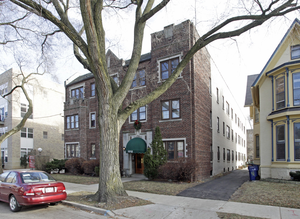 1512 N Warren Ave in Milwaukee, WI - Building Photo