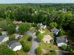 5012-5018 Village Green Way in Alpharetta, GA - Foto de edificio - Building Photo