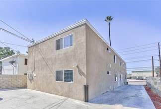 21110 Norwalk Blvd in Hawaiian Gardens, CA - Building Photo - Building Photo