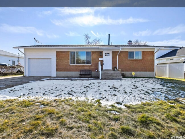 property at 516 E 100 S