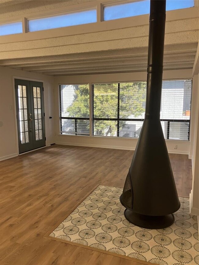 5914 Lago Vista Way in Lago Vista, TX - Building Photo - Building Photo