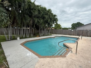 25912 SW 133rd Pl in Homestead, FL - Building Photo - Building Photo