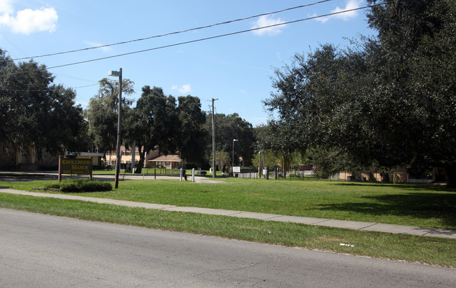 Knollwood Manor in Tampa, FL - Foto de edificio - Building Photo