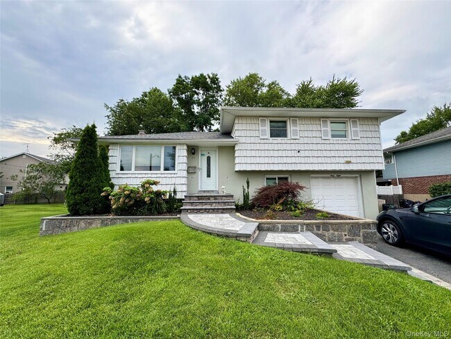 68 Jamaica Ave in Plainview, NY - Building Photo - Building Photo