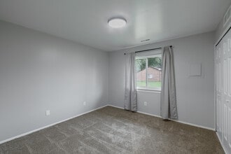 Masonic Estates in Warren, MI - Foto de edificio - Interior Photo