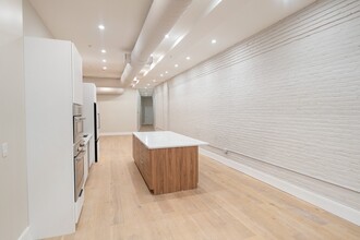 125 Broad St, Unit 3 in Boston, MA - Building Photo - Building Photo