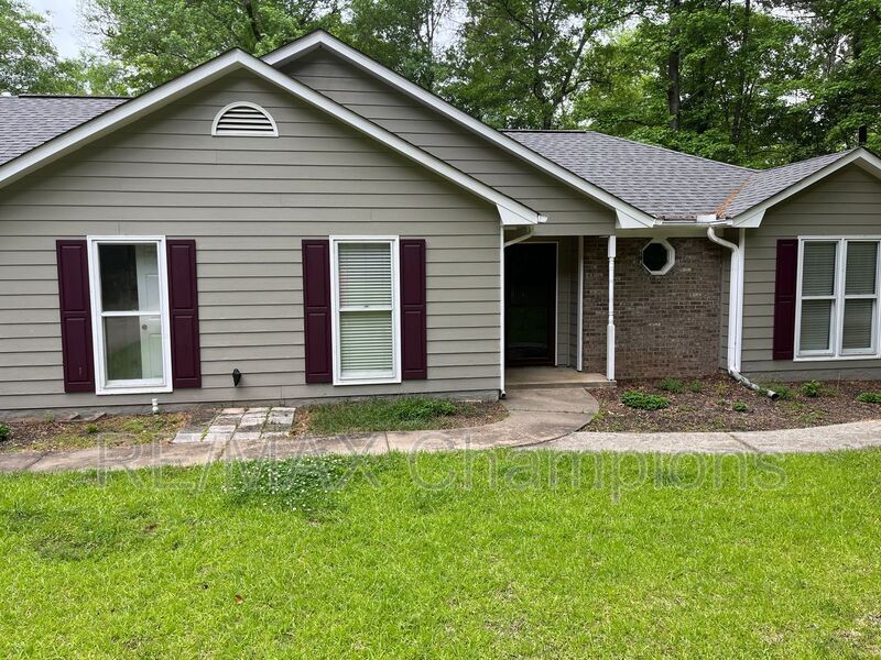 7113 Chaucer Ln in Box Springs, GA - Building Photo