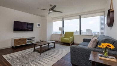 1016 Elm St, Unit SI ID1436516P in Dallas, TX - Foto de edificio - Building Photo