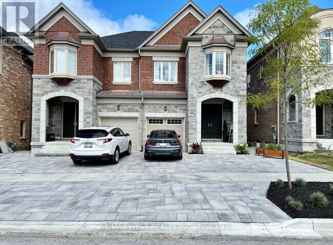 30 Drizzel Cres in Richmond Hill, ON - Building Photo - Building Photo