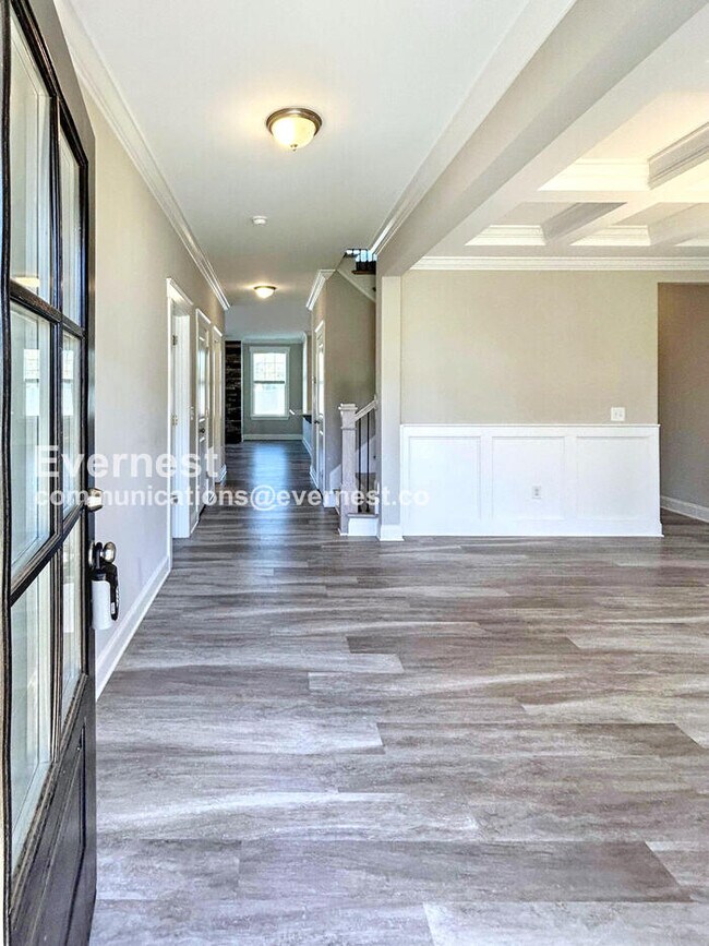 248 Pilot Bluff Dr in King, NC - Foto de edificio - Building Photo