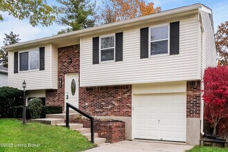 7411 Autumn Bent Way in Crestwood, KY - Building Photo - Building Photo