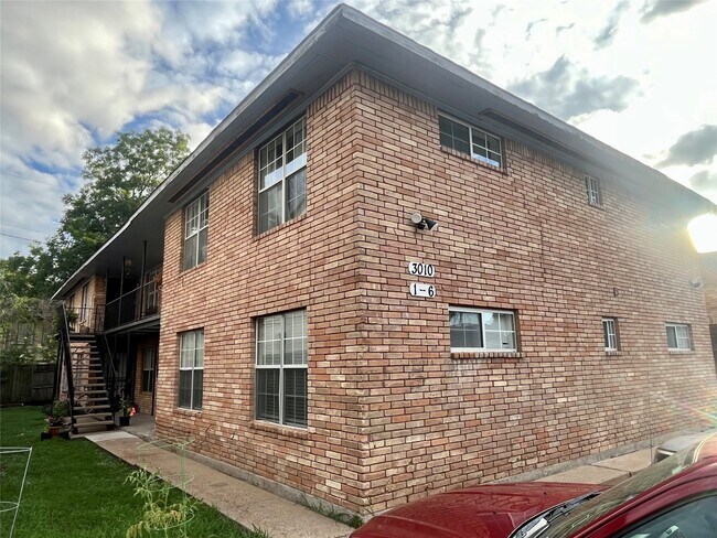 3010 Oakdale St in Houston, TX - Building Photo - Building Photo