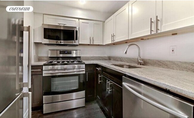 404 W 22nd St in New York, NY - Building Photo - Building Photo
