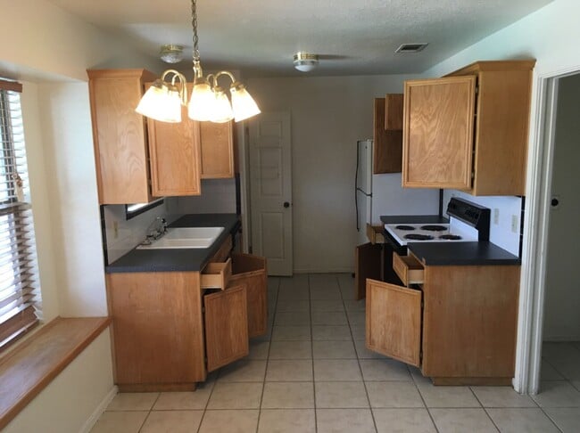 3806 Oak Valley Dr in Killeen, TX - Building Photo - Building Photo