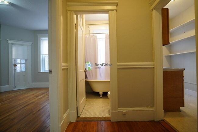 property at 11 Royce Rd