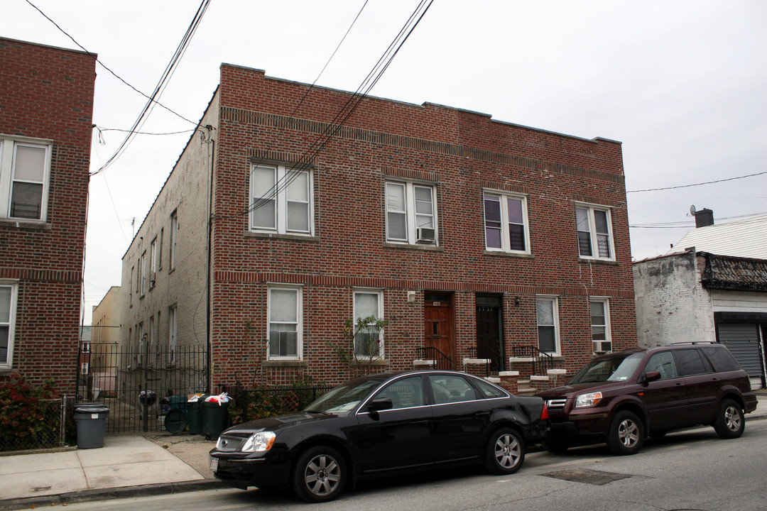 1731 Saint Peters Ave in Bronx, NY - Foto de edificio